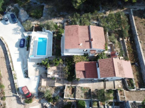Family friendly apartments with a swimming pool Rogac, Solta - 19809